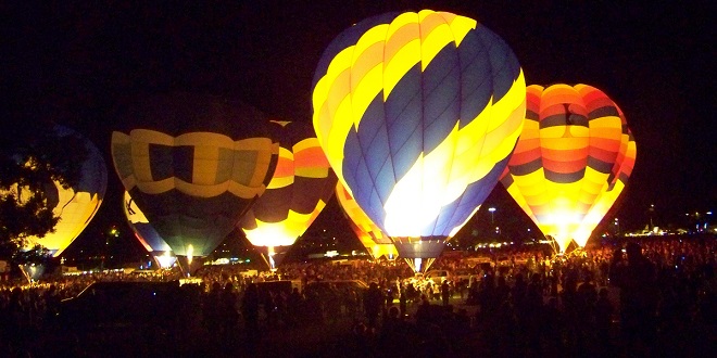 Balloon Glows In Colorado Springs