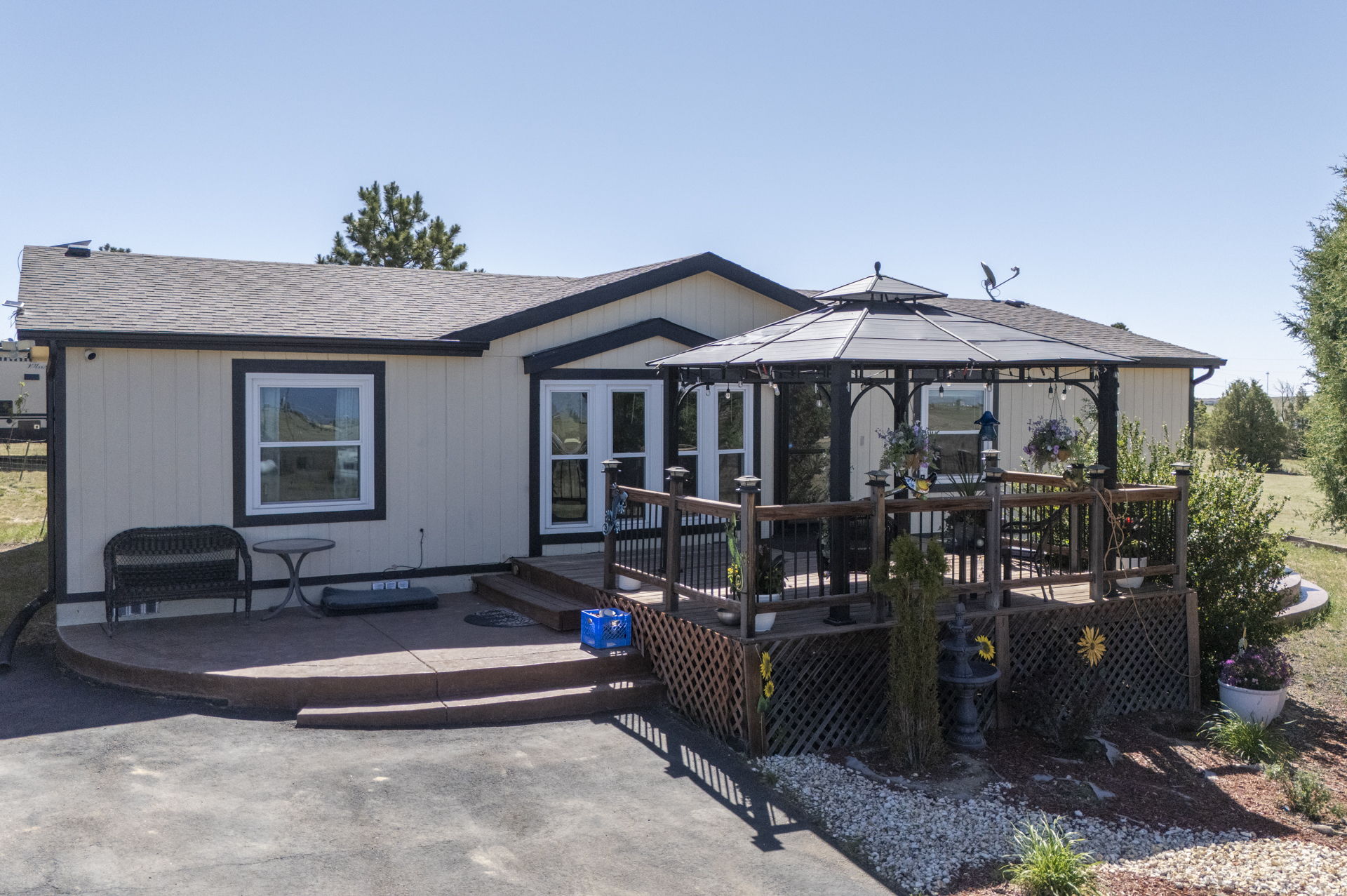Home of the Week on 5 Acres in Peyton